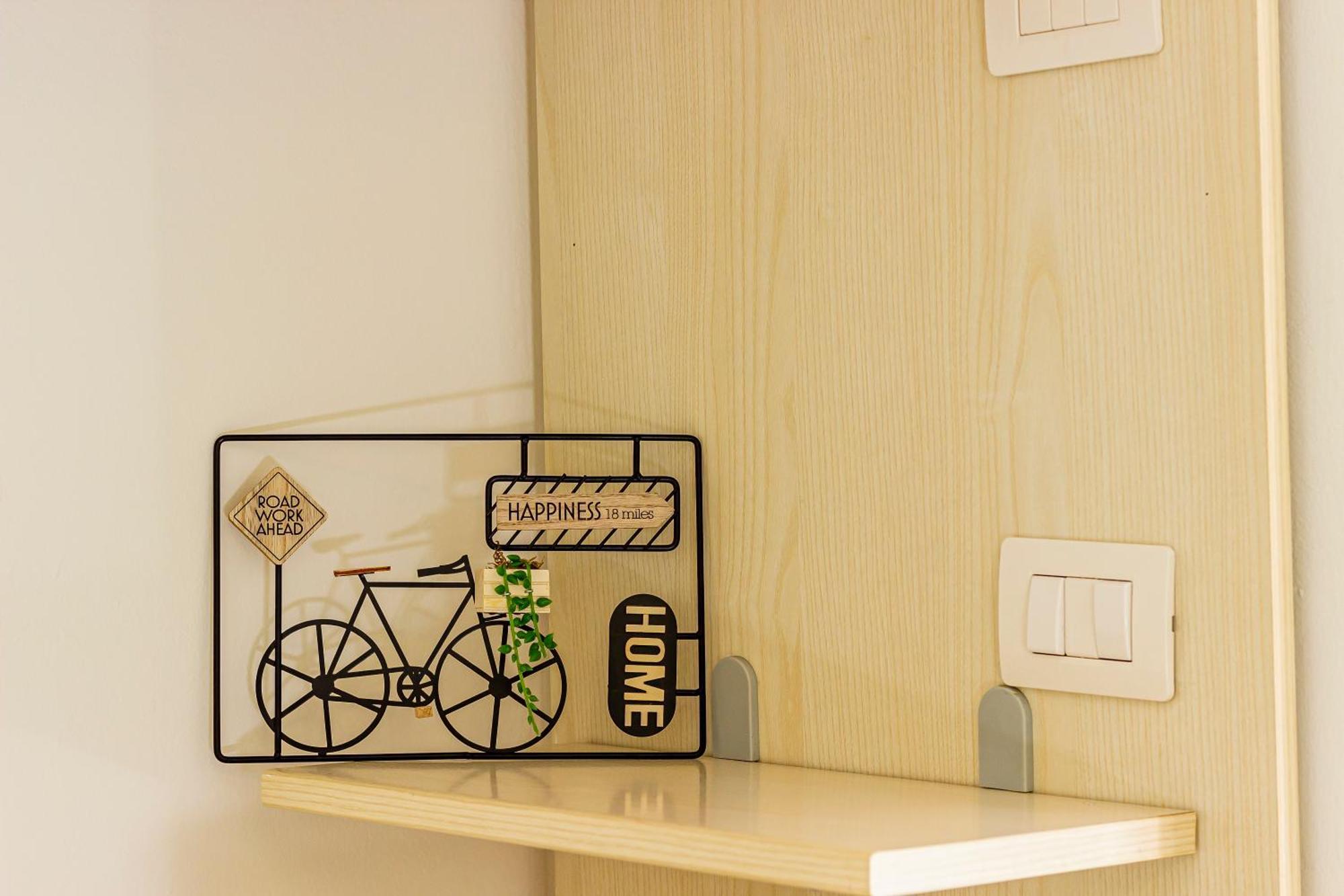 Private Garden & Garage - Self Check-In & Remote Access Apartment Como Exterior photo