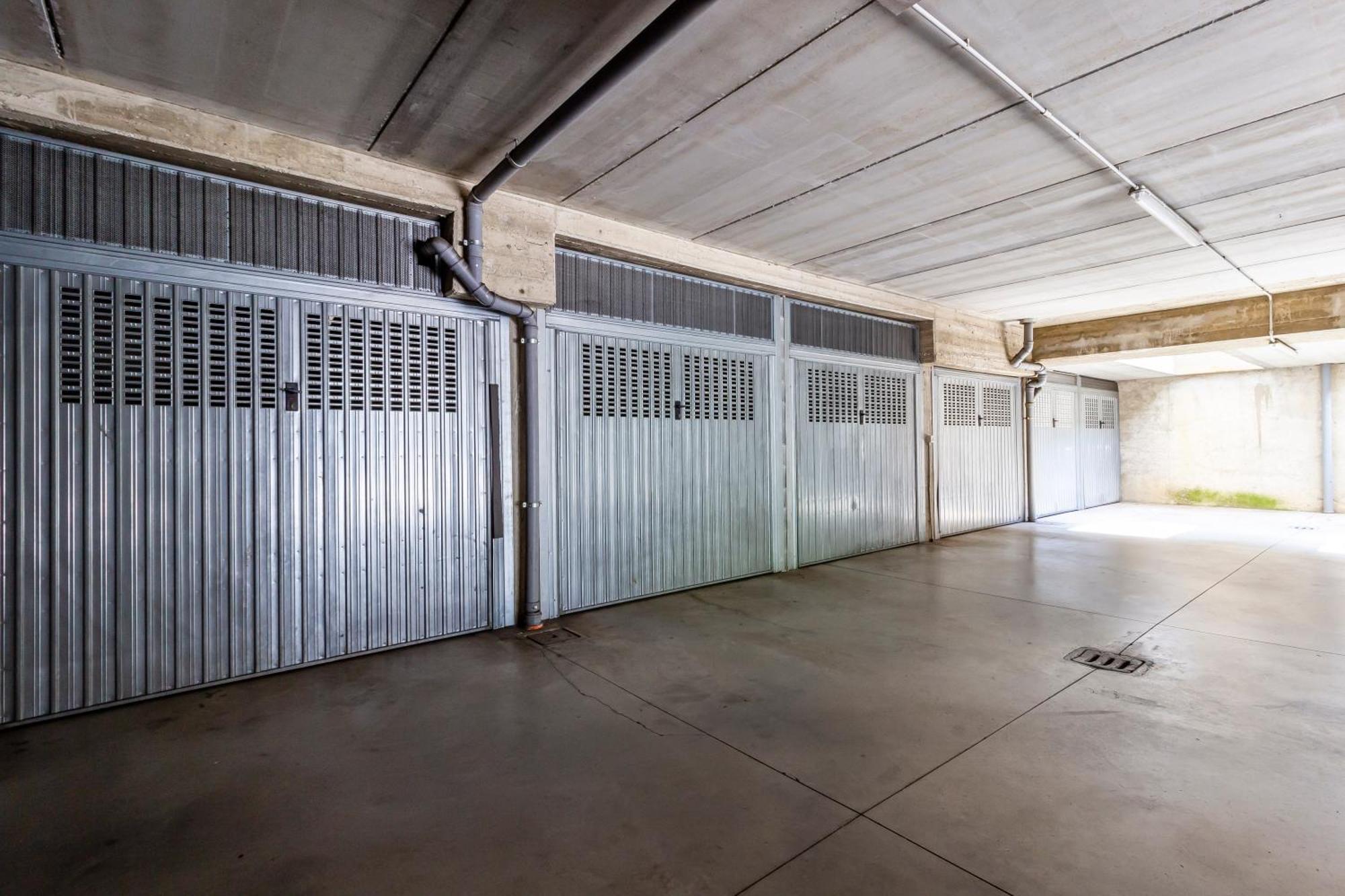 Private Garden & Garage - Self Check-In & Remote Access Apartment Como Exterior photo