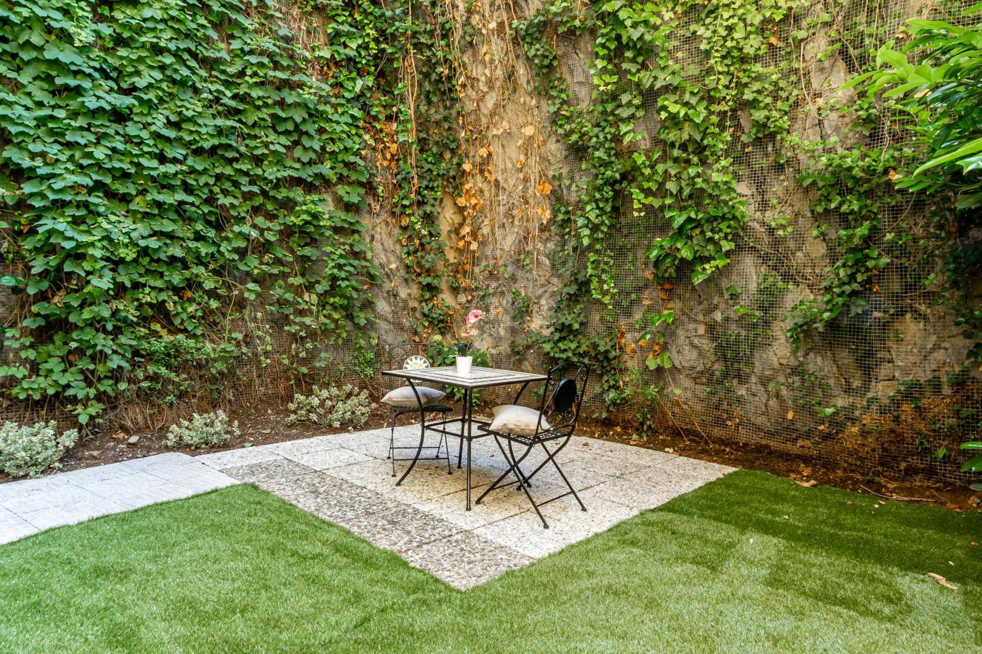 Private Garden & Garage - Self Check-In & Remote Access Apartment Como Exterior photo