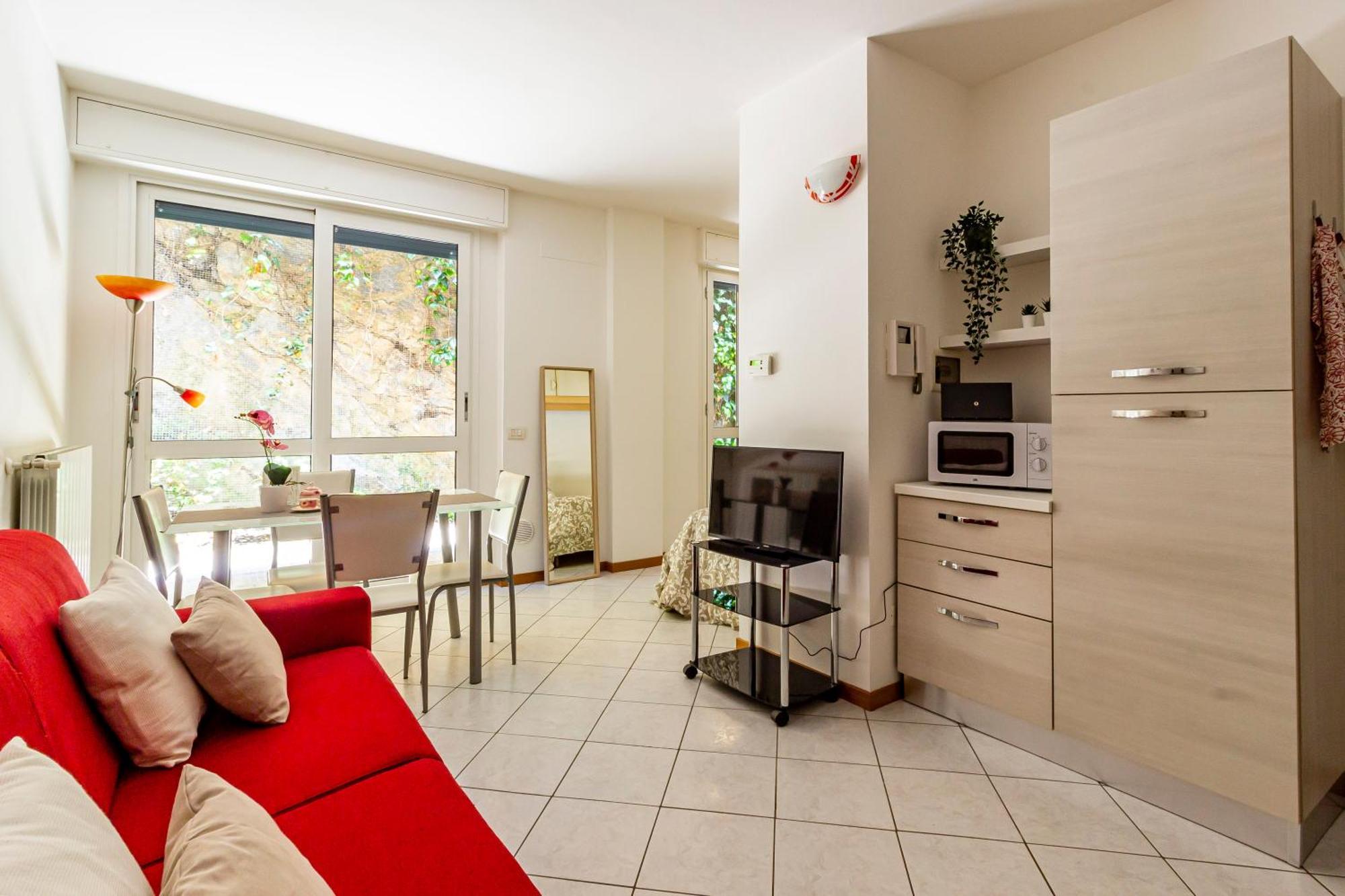 Private Garden & Garage - Self Check-In & Remote Access Apartment Como Exterior photo